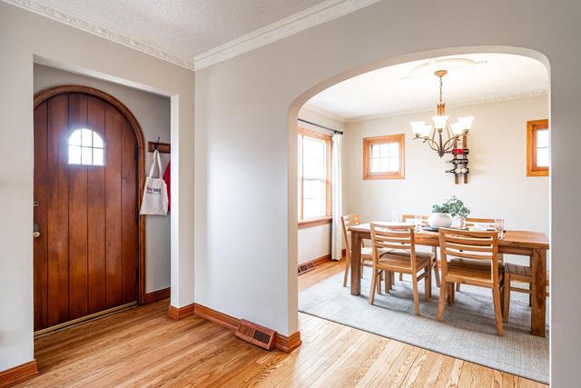 331 N 111th STREET, Wauwatosa, WI 53226