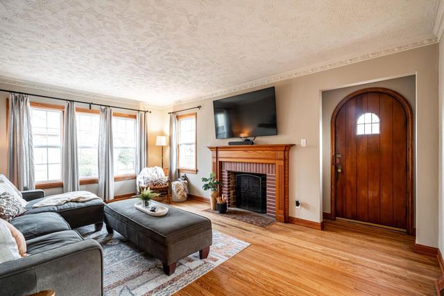 331 N 111th STREET, Wauwatosa, WI 53226