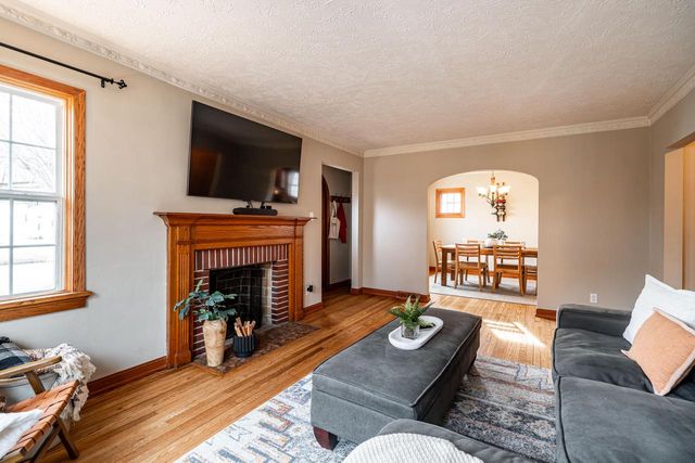 331 N 111th STREET, Wauwatosa, WI 53226