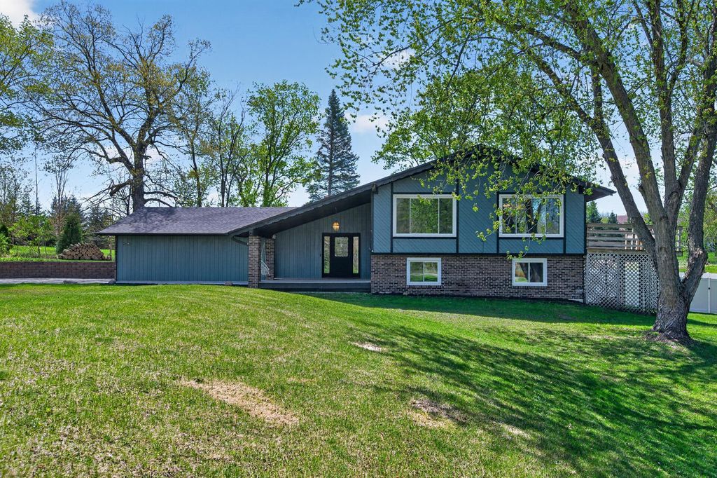 8581 County Road 39 NE, Monticello, MN 55362
