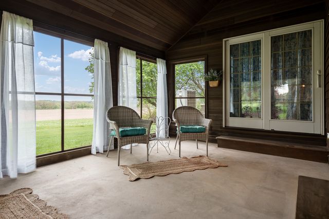 10562 Town Hall Road, Belvidere, IL 61008