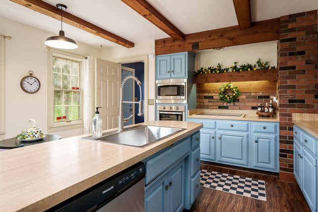 10562 Town Hall Road, Belvidere, IL 61008