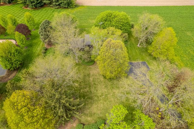 10562 Town Hall Road, Belvidere, IL 61008