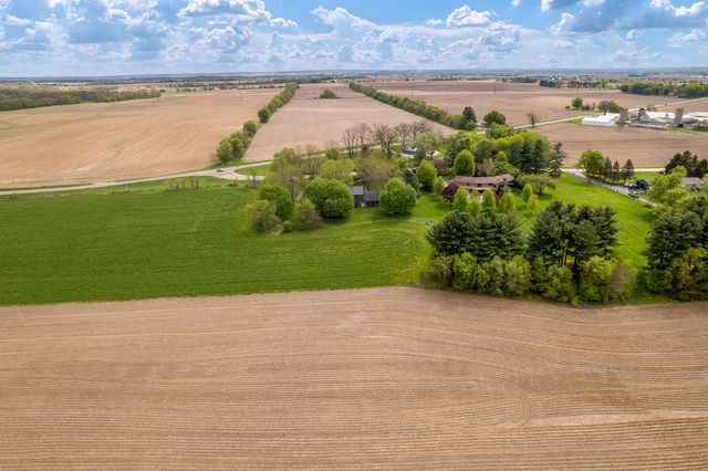 10562 Town Hall Road, Belvidere, IL 61008