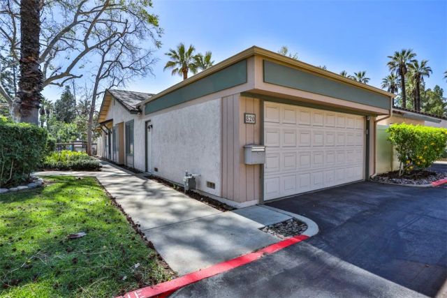 820 E Silver Maple, Azusa, CA 91702