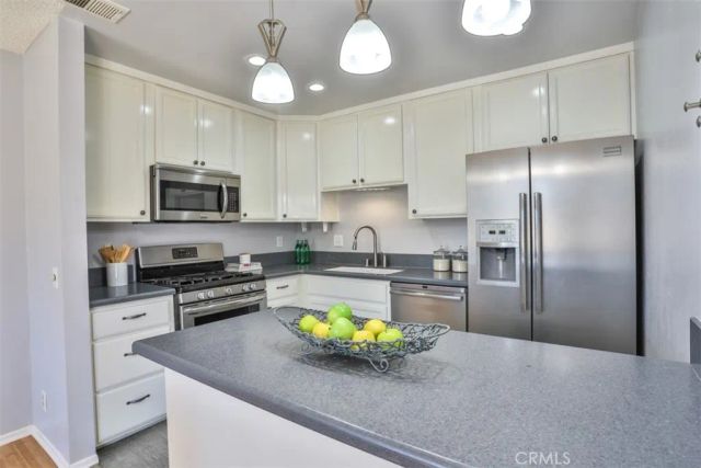 820 E Silver Maple, Azusa, CA 91702