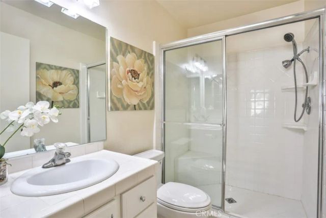 820 E Silver Maple, Azusa, CA 91702