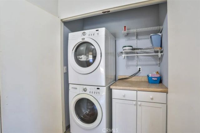 820 E Silver Maple, Azusa, CA 91702