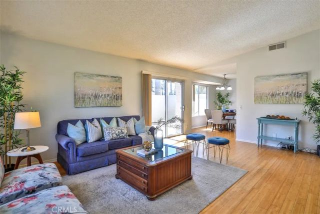 820 E Silver Maple, Azusa, CA 91702