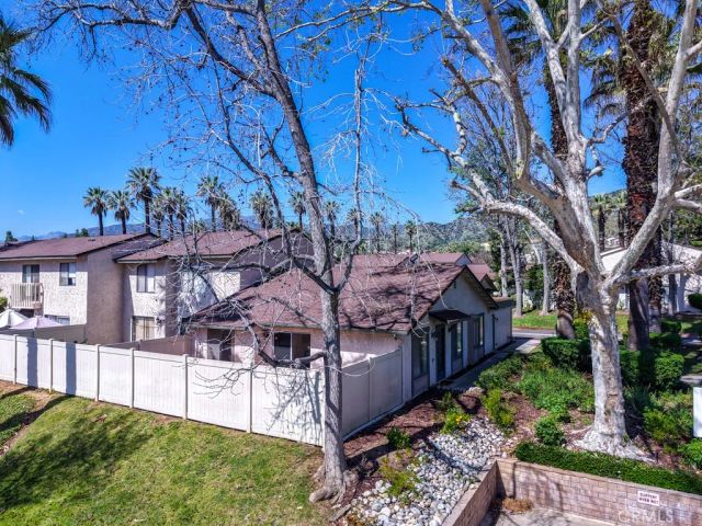 820 E Silver Maple, Azusa, CA 91702