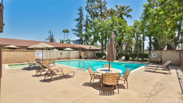 820 E Silver Maple, Azusa, CA 91702