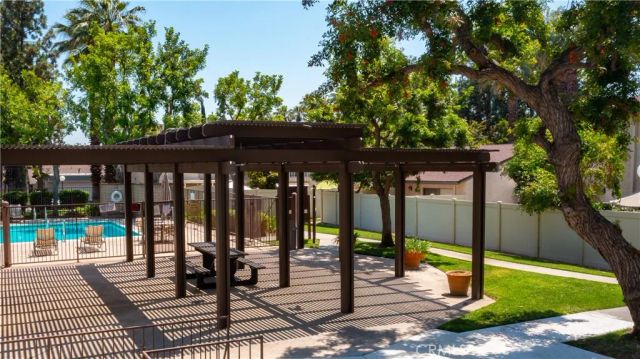 820 E Silver Maple, Azusa, CA 91702