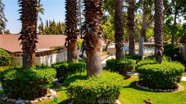 820 E Silver Maple, Azusa, CA 91702