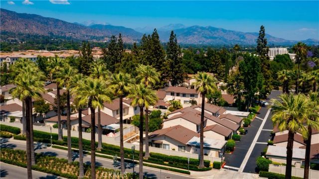 820 E Silver Maple, Azusa, CA 91702