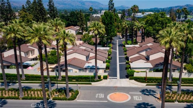 820 E Silver Maple, Azusa, CA 91702