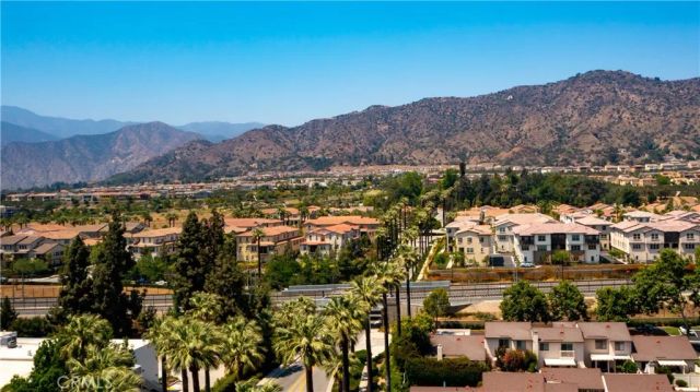 820 E Silver Maple, Azusa, CA 91702