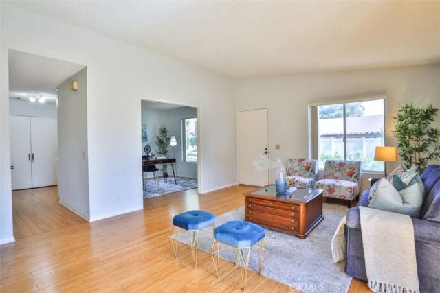 820 E Silver Maple, Azusa, CA 91702