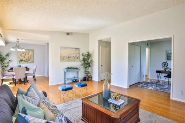 820 E Silver Maple, Azusa, CA 91702