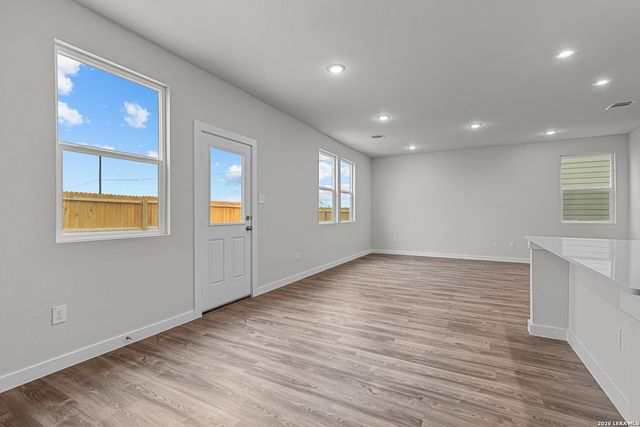 9978 Chavaneaux Lndg, San Antonio, TX 78221