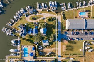 113 Lake Avenue, Morehead City, NC 28557