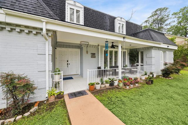 7511 Theisswood Road, Spring, TX 77379