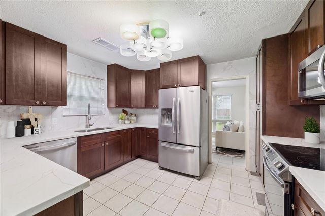 7511 Theisswood Road, Spring, TX 77379