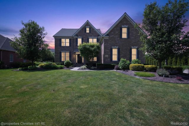 46592 Pinehurst Circle N, Northville Township, MI 48168