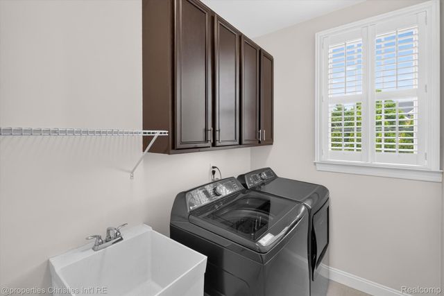 46592 Pinehurst Circle N, Northville Township, MI 48168