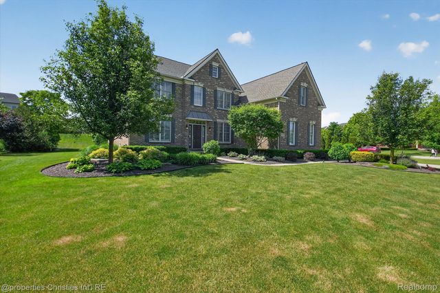 46592 Pinehurst Circle N, Northville Township, MI 48168