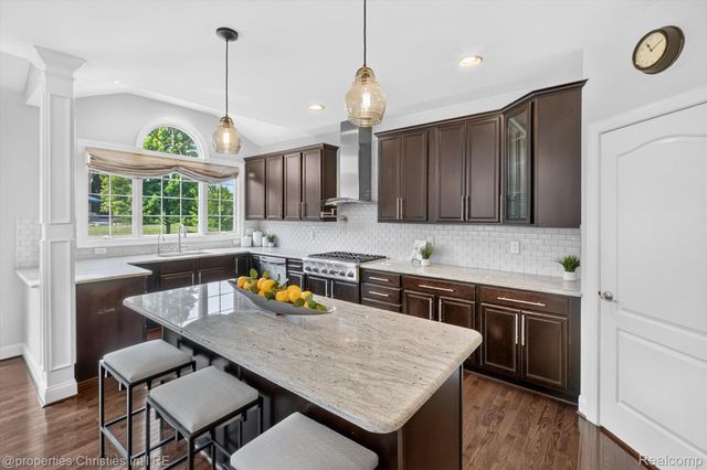 46592 Pinehurst Circle N, Northville Township, MI 48168