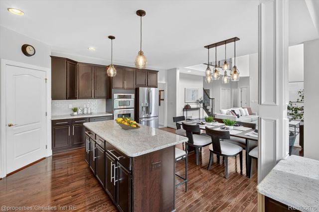 46592 Pinehurst Circle N, Northville Township, MI 48168