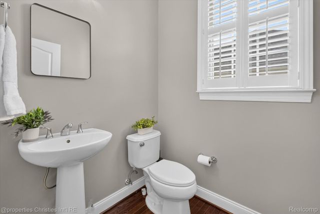 46592 Pinehurst Circle N, Northville Township, MI 48168