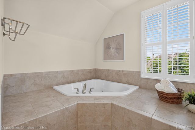 46592 Pinehurst Circle N, Northville Township, MI 48168