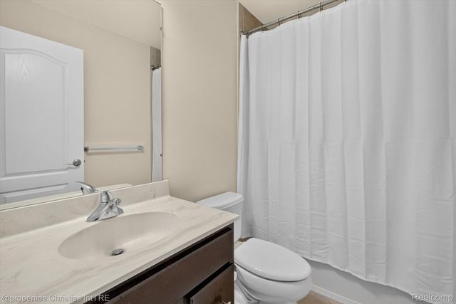 46592 Pinehurst Circle N, Northville Township, MI 48168