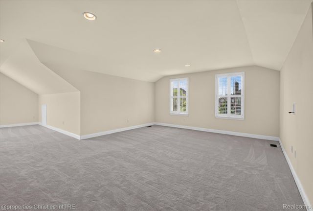 46592 Pinehurst Circle N, Northville Township, MI 48168