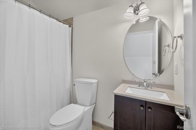 46592 Pinehurst Circle N, Northville Township, MI 48168