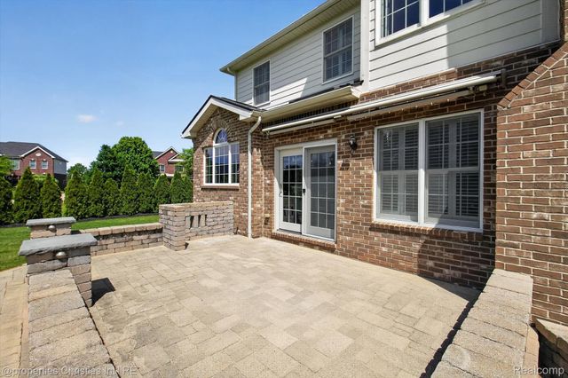46592 Pinehurst Circle N, Northville Township, MI 48168