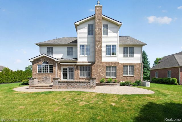 46592 Pinehurst Circle N, Northville Township, MI 48168