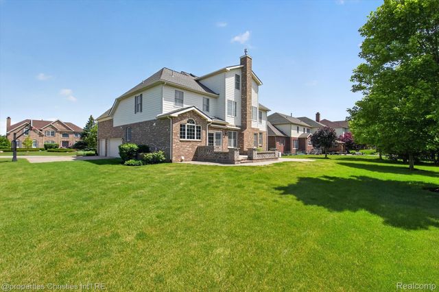 46592 Pinehurst Circle N, Northville Township, MI 48168