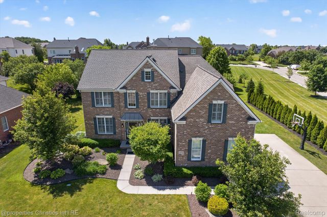 46592 Pinehurst Circle N, Northville Township, MI 48168