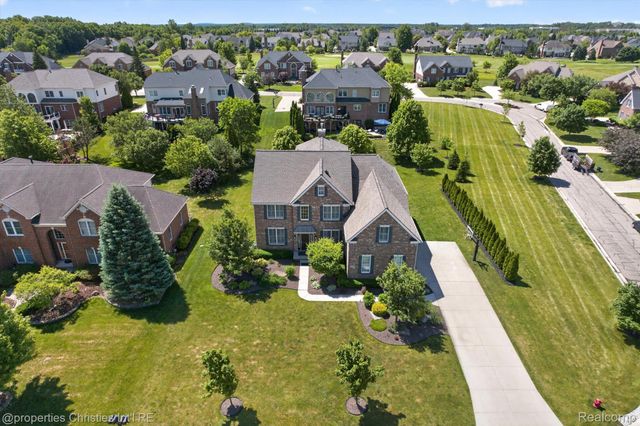46592 Pinehurst Circle N, Northville Township, MI 48168