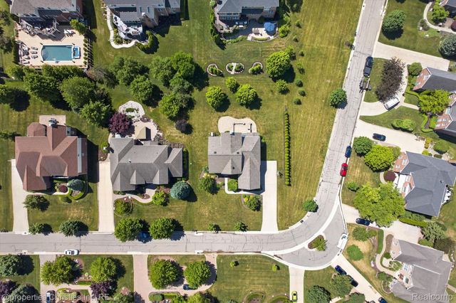46592 Pinehurst Circle N, Northville Township, MI 48168