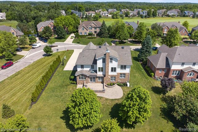 46592 Pinehurst Circle N, Northville Township, MI 48168