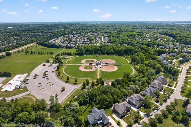 46592 Pinehurst Circle N, Northville Township, MI 48168