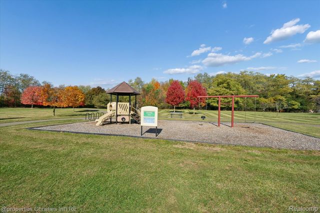 46592 Pinehurst Circle N, Northville Township, MI 48168