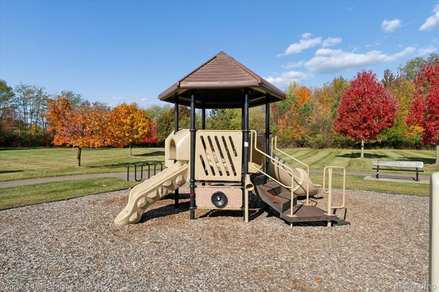 46592 Pinehurst Circle N, Northville Township, MI 48168