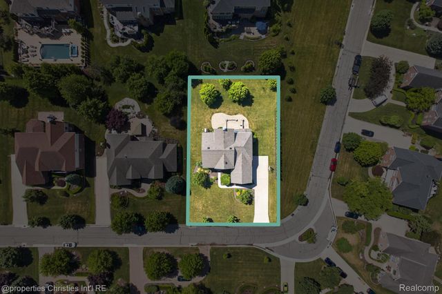 46592 Pinehurst Circle N, Northville Township, MI 48168