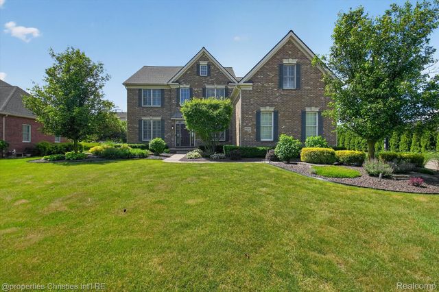 46592 Pinehurst Circle N, Northville Township, MI 48168