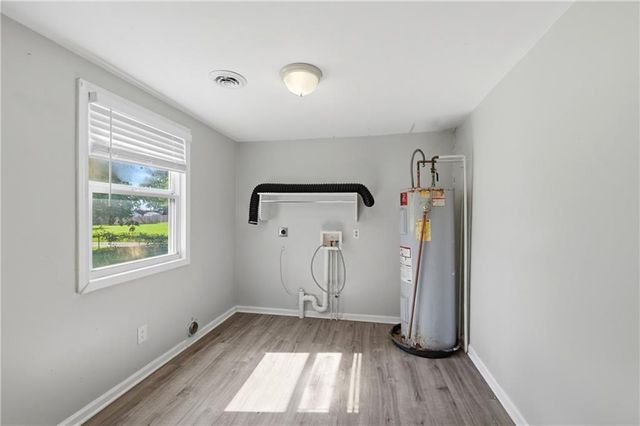 604 NE Douglas Street, Lee's Summit, MO 64063