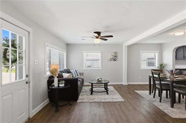 604 NE Douglas Street, Lee's Summit, MO 64063